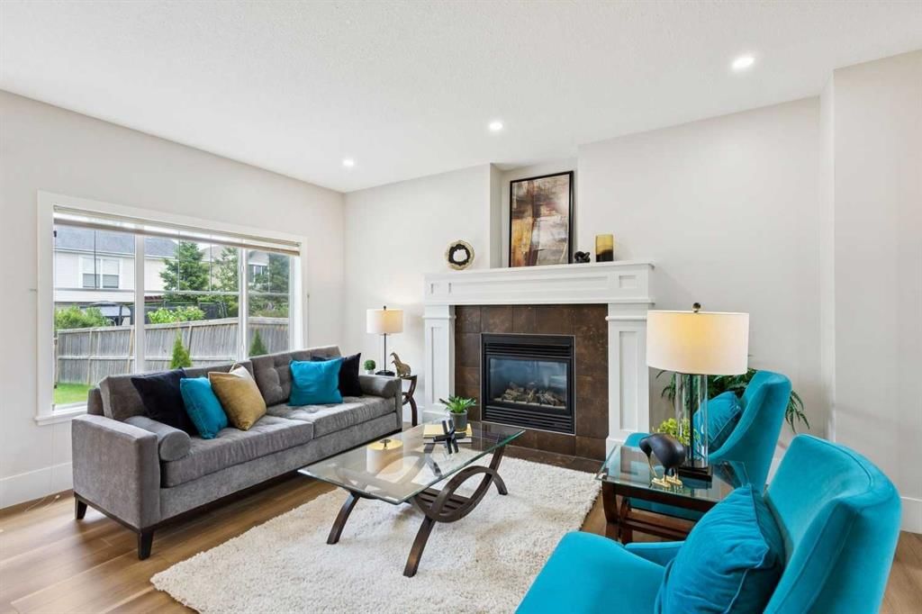 257 Cougartown Circle SW, Calgary — photo 4 of 35