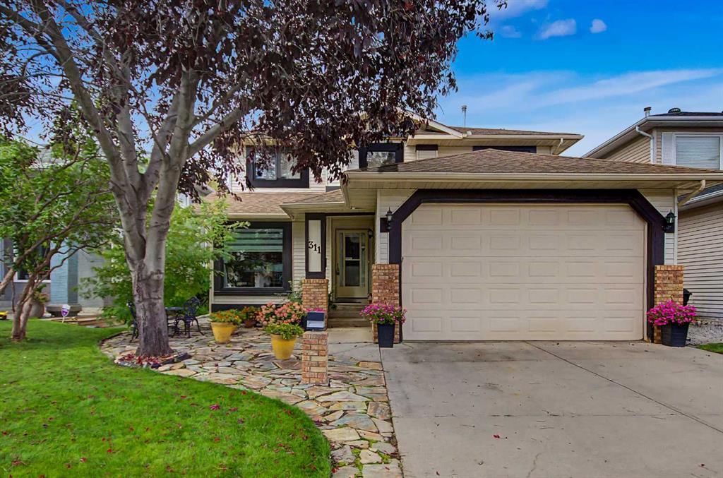 311 Douglasbank Green SE, Calgary — photo 2 of 46