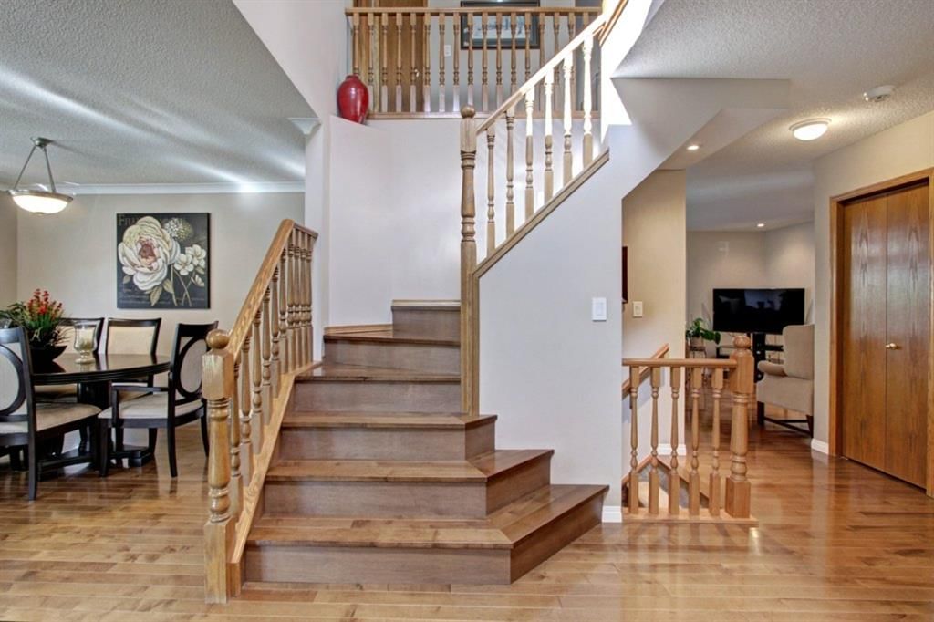 311 Douglasbank Green SE, Calgary — photo 3 of 46