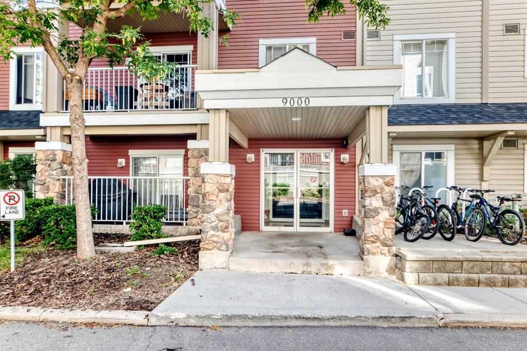9205, 70 Panamount Drive NW, Calgary — photo 2 of 22