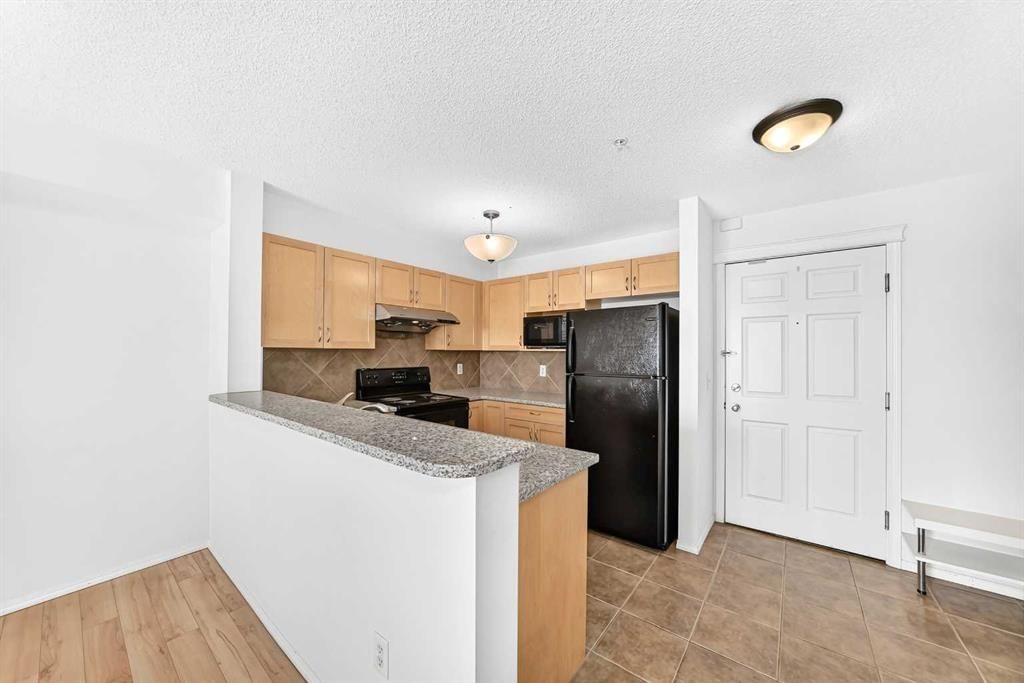 9205, 70 Panamount Drive NW, Calgary — photo 5 of 22
