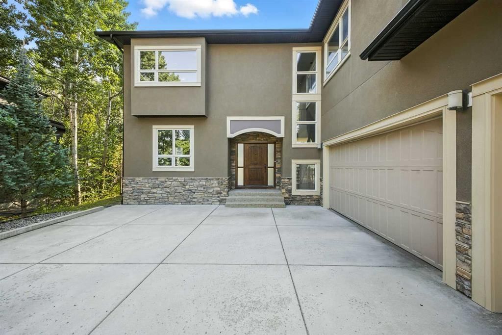 62 Posthill Drive SW, Calgary — photo 4 of 50