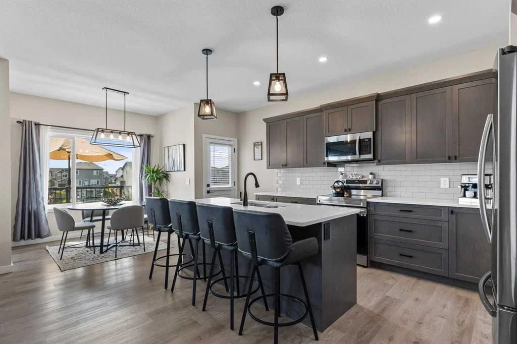 210 Knight Avenue, Crossfield — photo 4 of 50