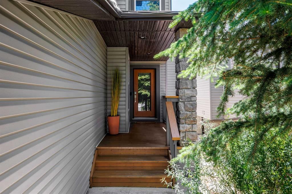 156 Everoak Close SW, Calgary — photo 2 of 50