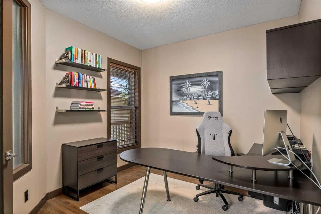 156 Everoak Close SW, Calgary — photo 4 of 50