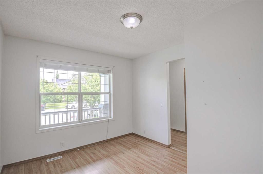 23 Prestwick Cove SE, Calgary — photo 2 of 41