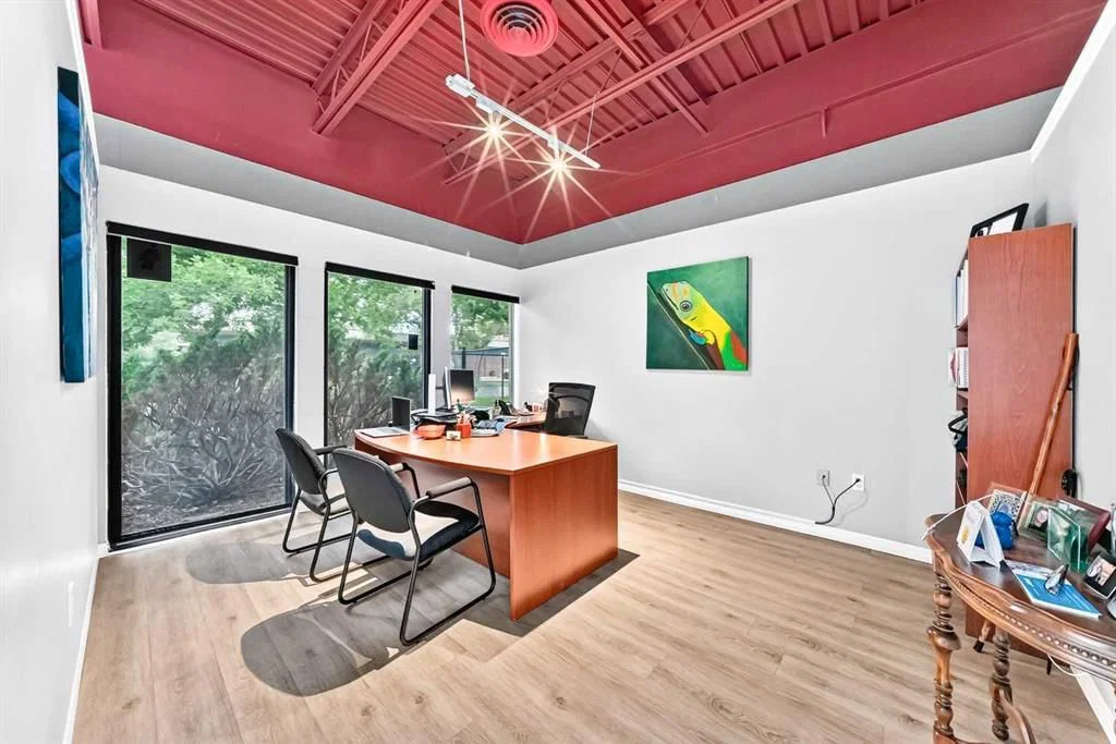 4722 1 Street SW, Calgary — photo 4 of 31