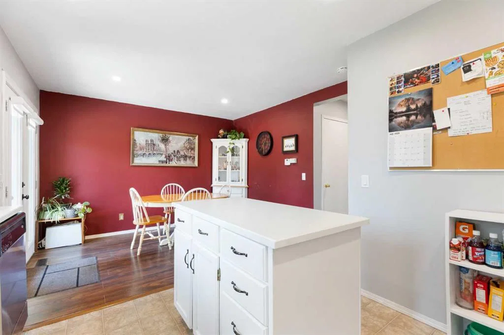 95 Riverbrook Road SE, Calgary — photo 5 of 38