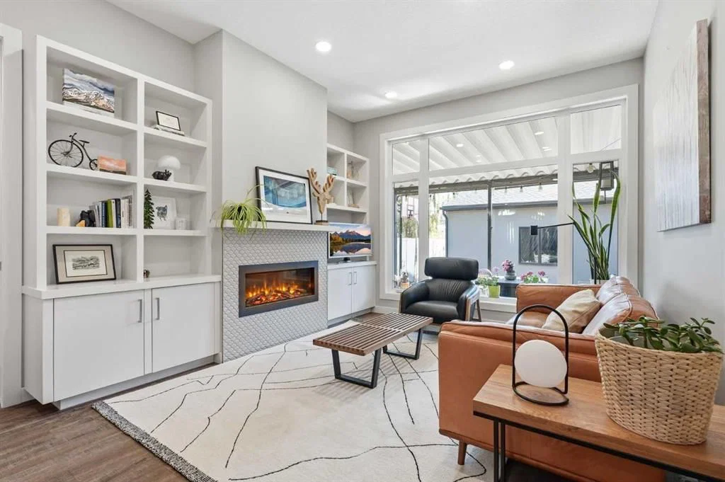 4609 72 Street NW, Calgary — main listing photo