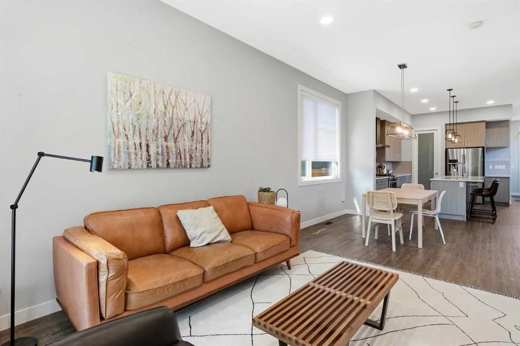 4609 72 Street NW, Calgary — photo 4 of 43