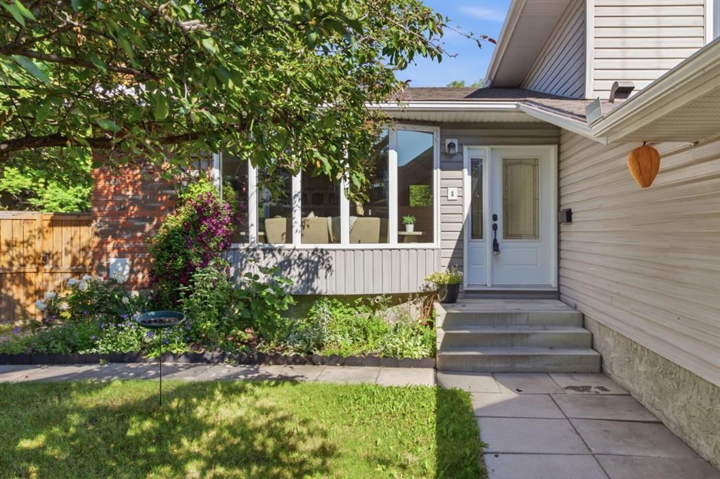 680 Deer Park Way SE, Calgary — photo 5 of 49