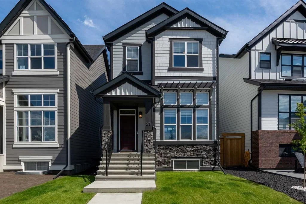 31 Magnolia Grove SE, Calgary — main listing photo