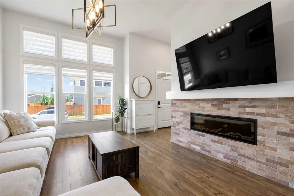 31 Magnolia Grove SE, Calgary — photo 3 of 44