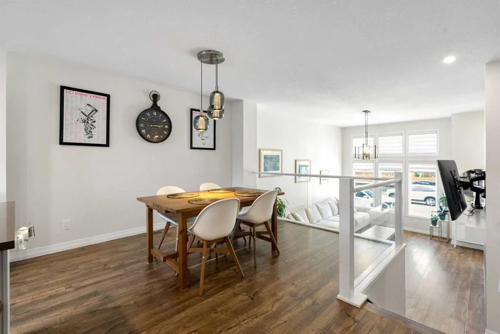 31 Magnolia Grove SE, Calgary — photo 5 of 44