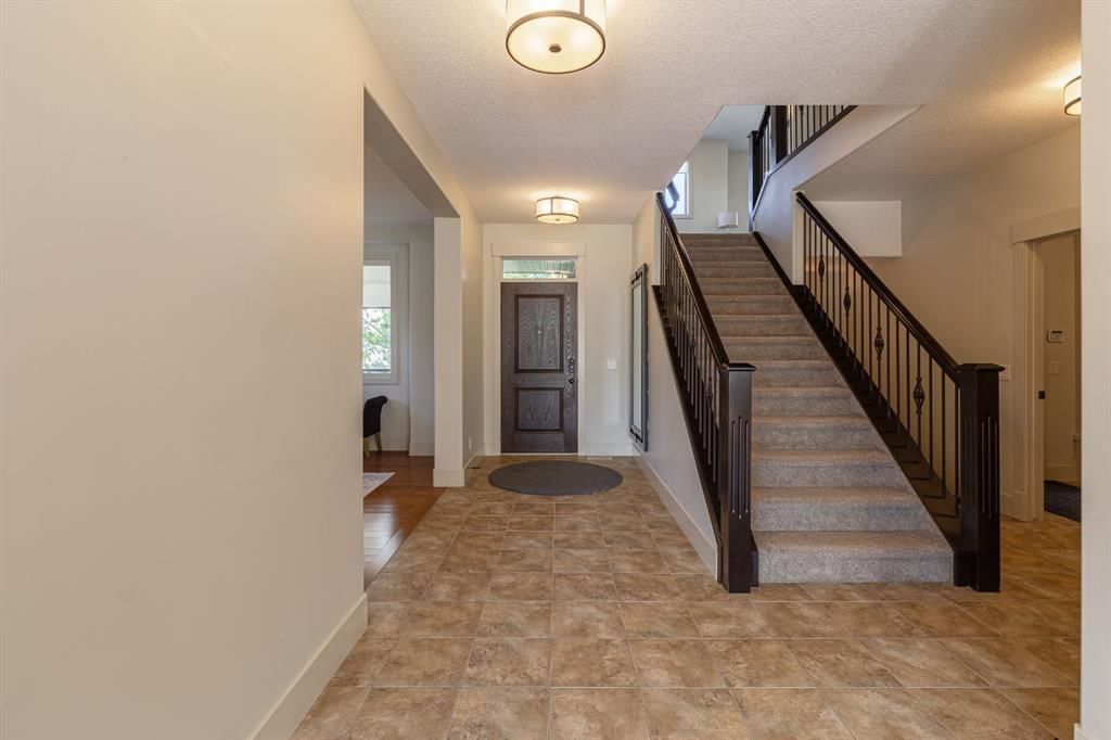 412 Aspen Glen Place SW, Calgary — photo 2 of 50