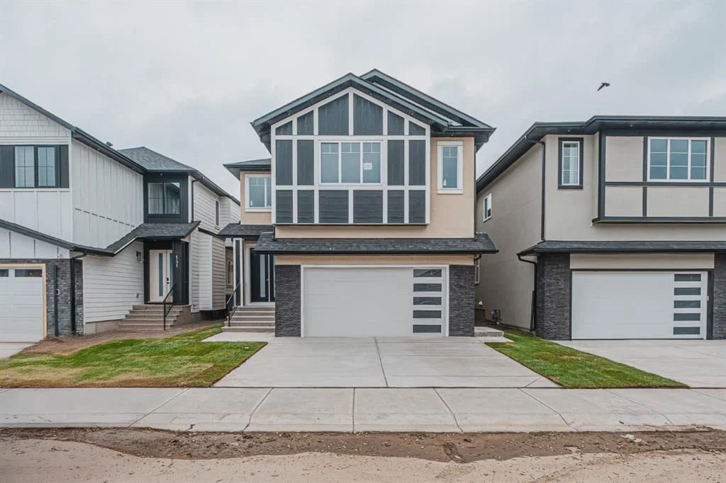 137 Saddlecrest Circle NE, Calgary — main listing photo