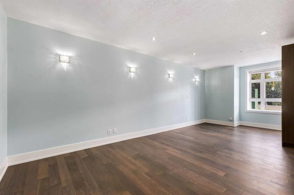 1513 23 Avenue SW, Calgary — photo 5 of 47