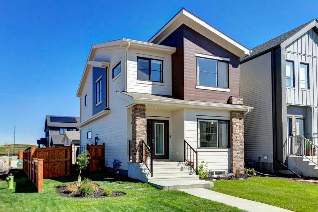 4 Heartwood Lane SE, Calgary — main listing photo