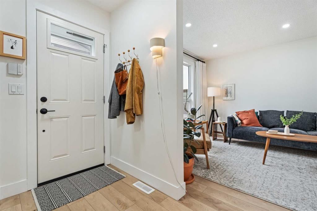 101, 740 Bracewood Drive SW, Calgary — photo 2 of 42