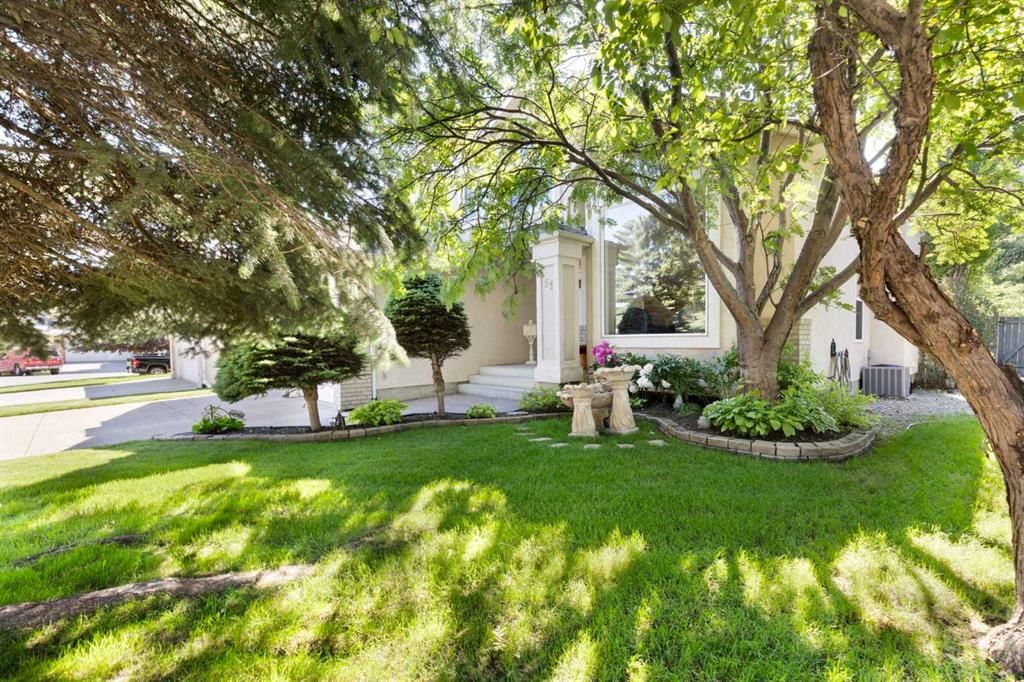 51 Mckenzie Lake Crescent SE, Calgary — photo 2 of 50