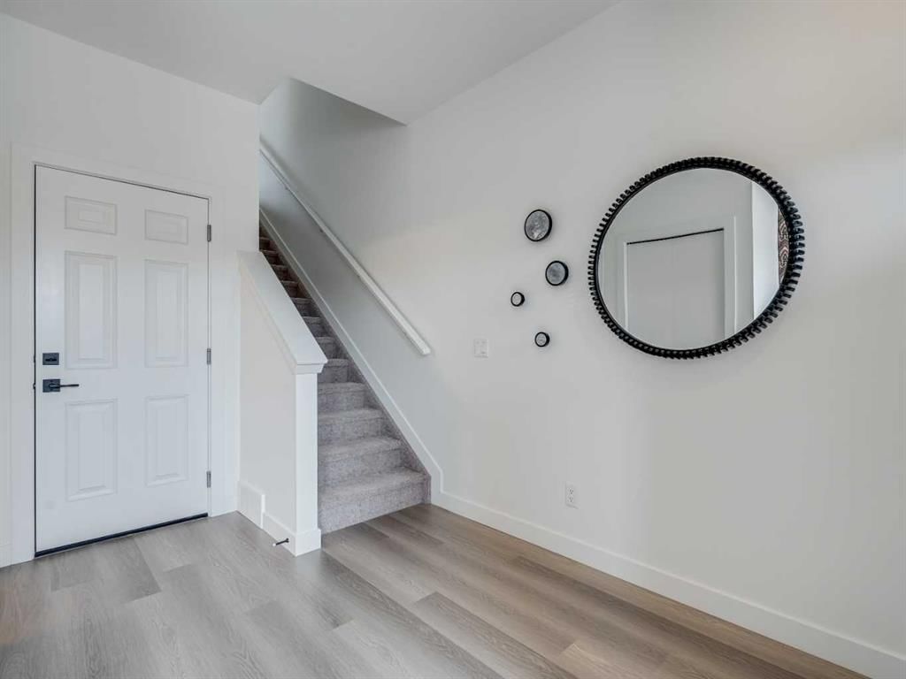 6106, 200 Southridge Drive, Okotoks — photo 3 of 33