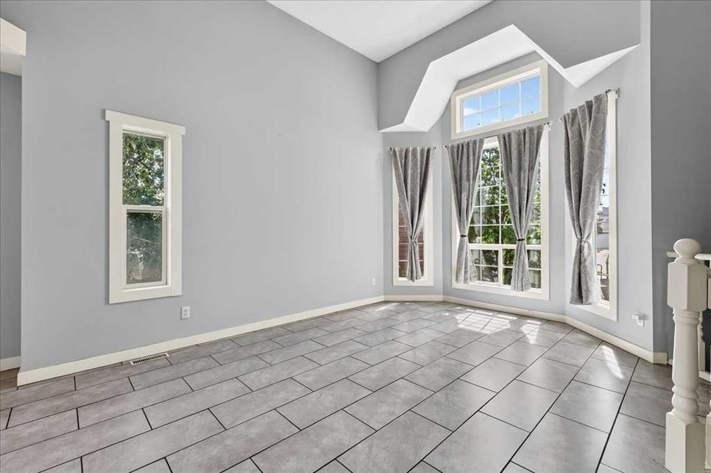 254 Douglas Glen Heath SE, Calgary — photo 4 of 46
