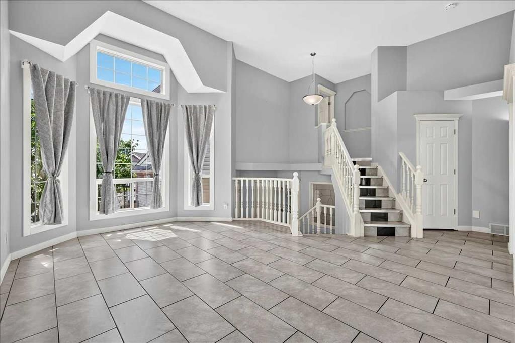 254 Douglas Glen Heath SE, Calgary — photo 5 of 46