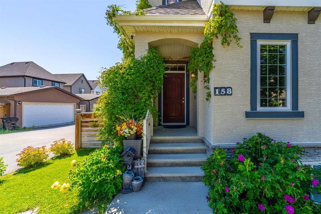 158 Mahogany Grove SE, Calgary — photo 4 of 50
