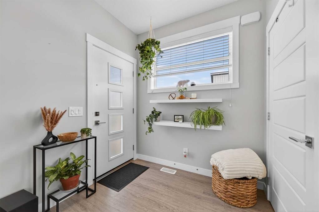 29 Skyview Parade NE, Calgary — photo 4 of 32