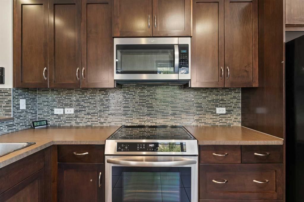 58 Evansview Road NW, Calgary — photo 4 of 39