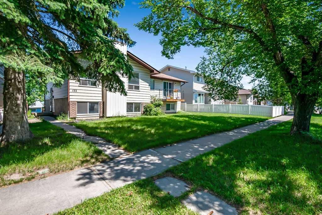 122 Bergen Road NW, Calgary — main listing photo