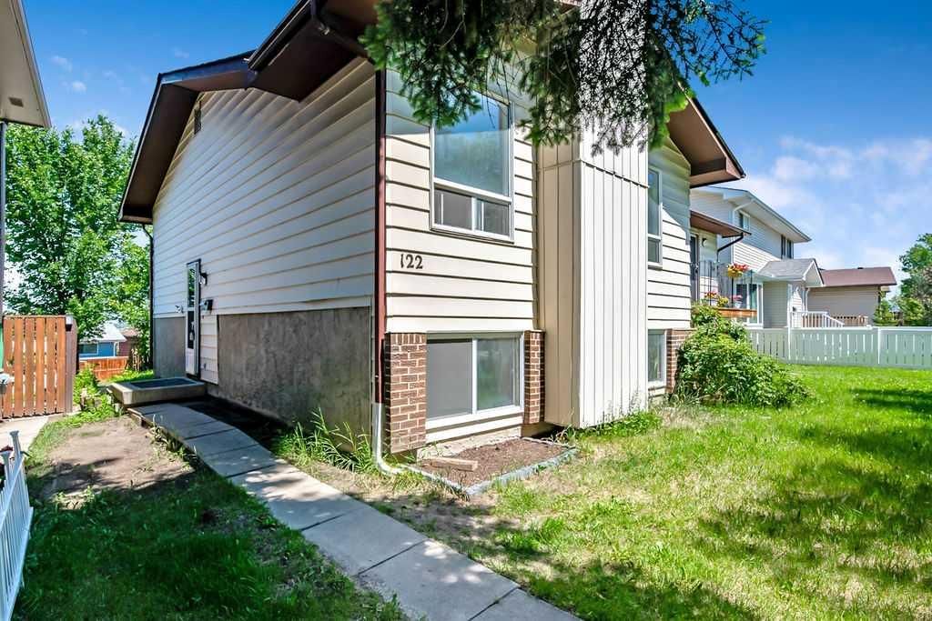 122 Bergen Road NW, Calgary — photo 2 of 27