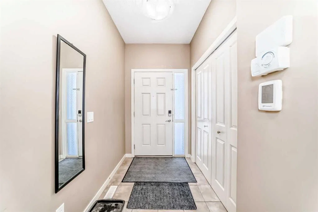302 Auburn Crest Way SE, Calgary — photo 3 of 35