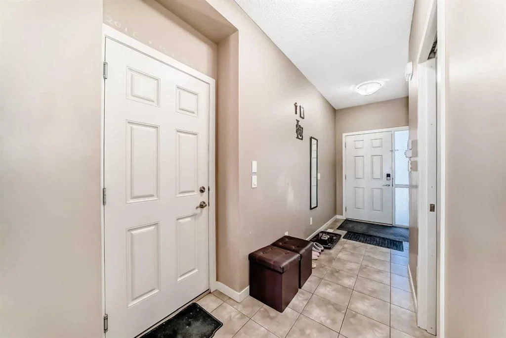 302 Auburn Crest Way SE, Calgary — photo 4 of 35