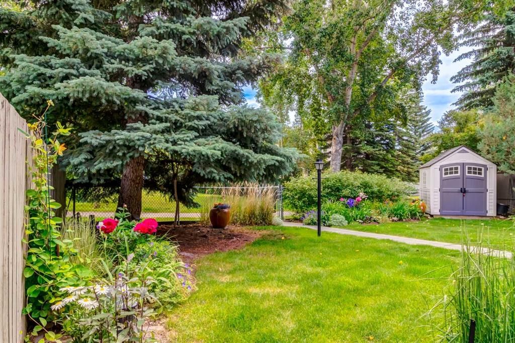 367 Woodbriar Circle SW, Calgary — photo 3 of 50