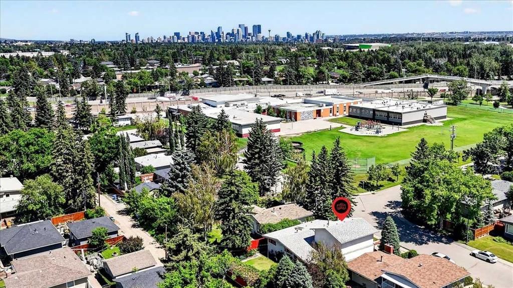 6403 Larkspur Way SW, Calgary — photo 2 of 50