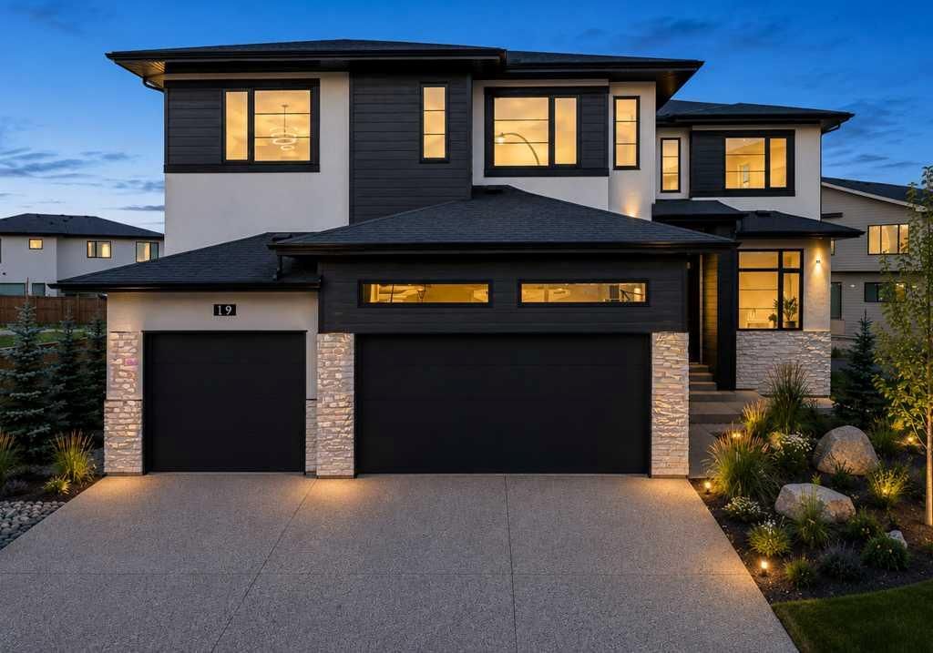 19 Rockcliff Court NW, Calgary — main listing photo