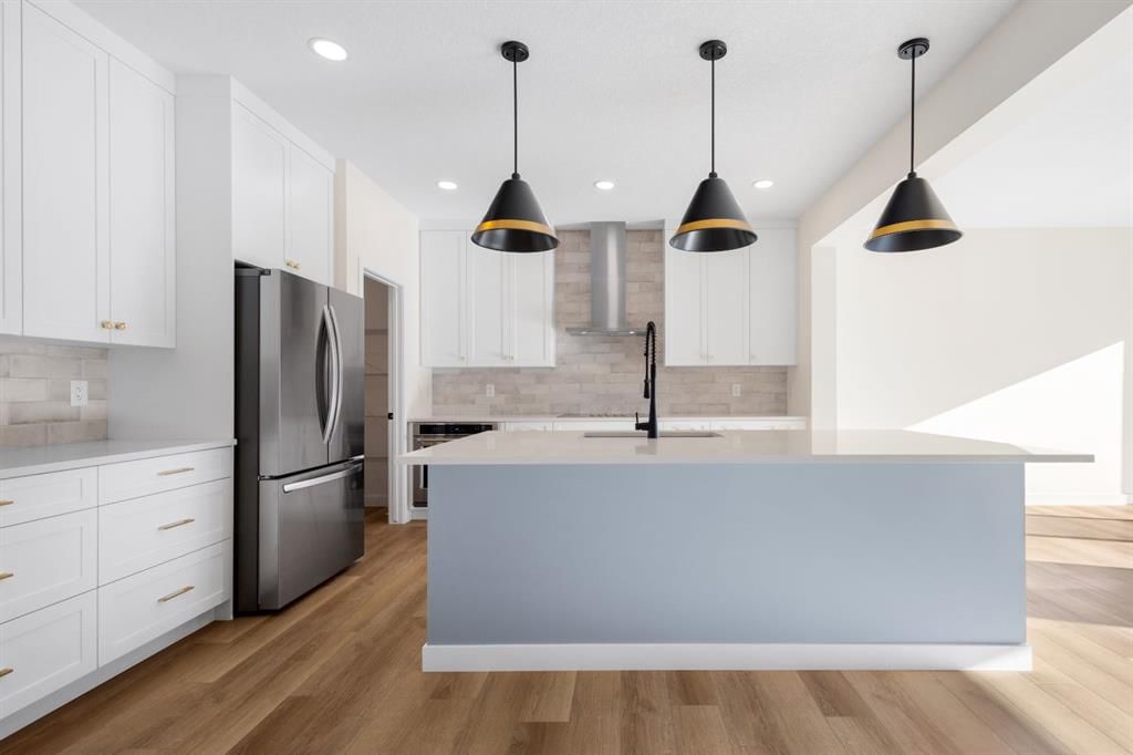 53 Versant Point SW, Calgary — photo 4 of 46