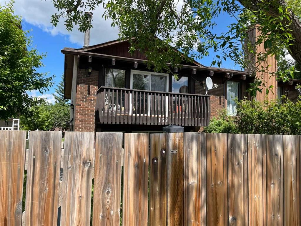 153 Bergen Crescent NW, Calgary — photo 2 of 21