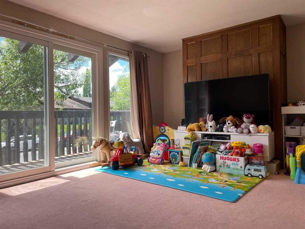 153 Bergen Crescent NW, Calgary — photo 4 of 21