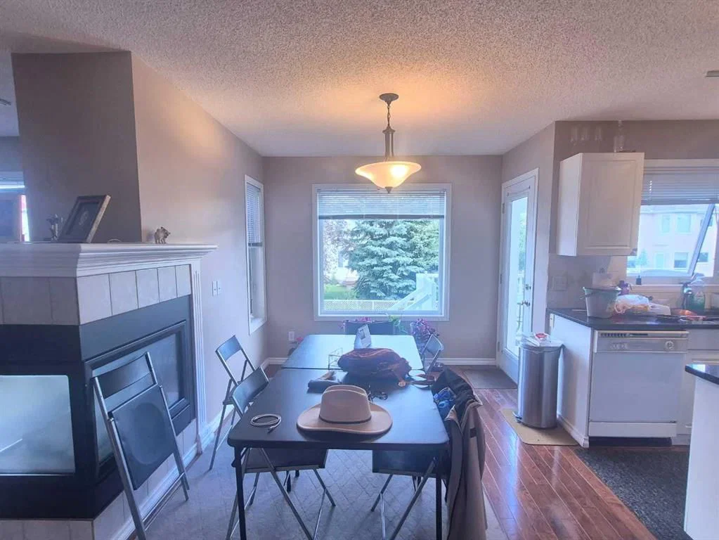 127 Hampstead Circle NW, Calgary — photo 5 of 19