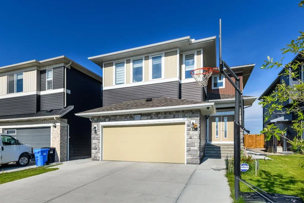 983 Corner Meadows Way NE, Calgary — photo 2 of 46