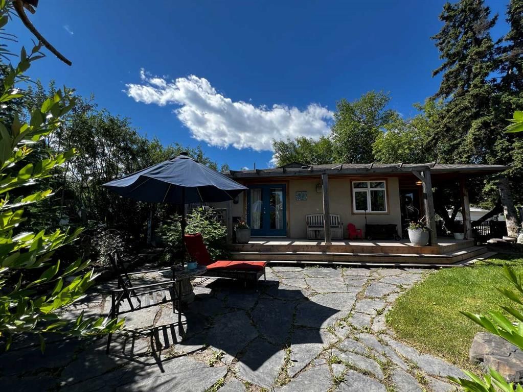 29 Windermere Road SW, Calgary — photo 3 of 34