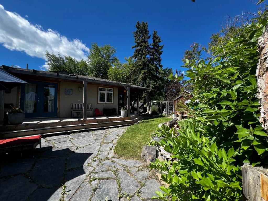 29 Windermere Road SW, Calgary — photo 5 of 34