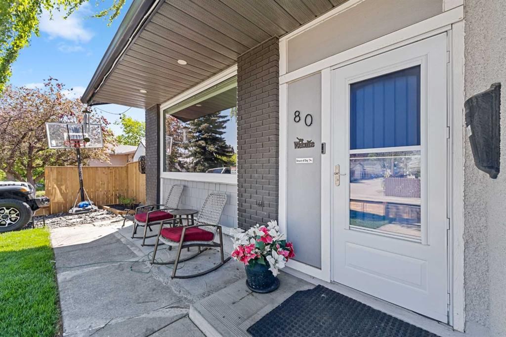 80 Allandale Close SE, Calgary — photo 4 of 43