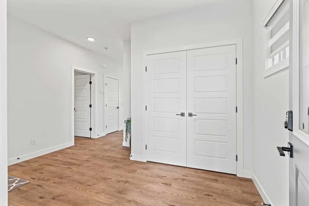 116 Ambleside Crescent NW, Calgary — photo 3 of 50