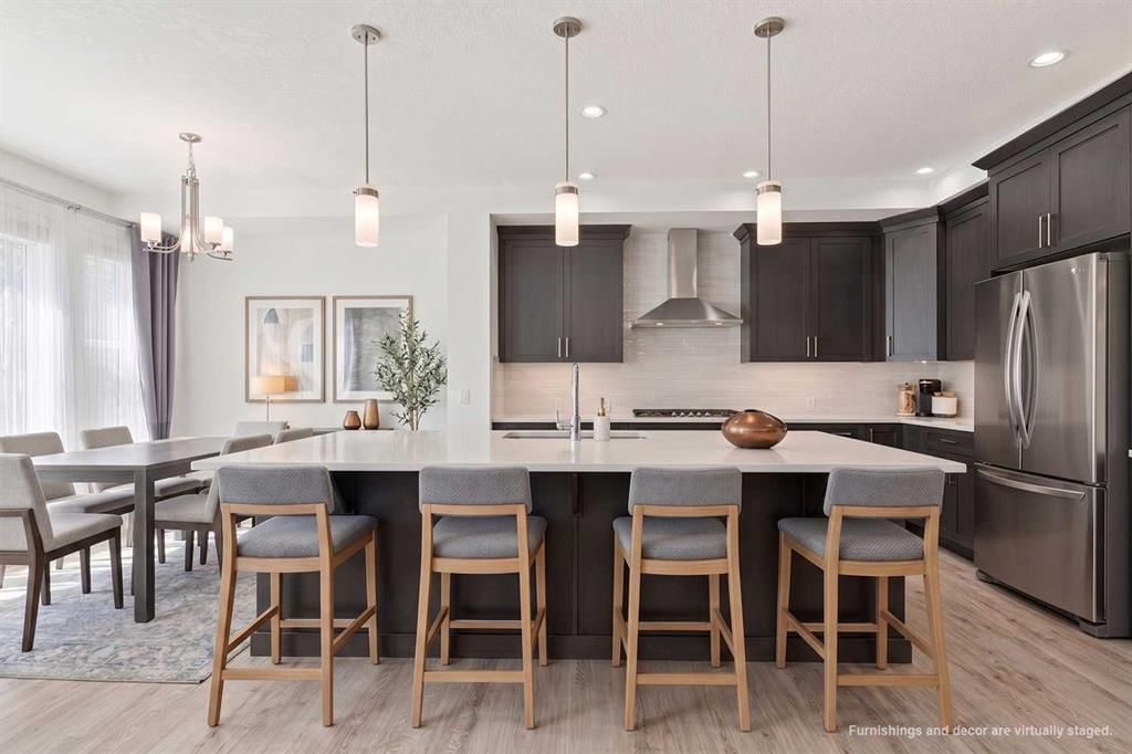 17 Crestbrook Hill SW, Calgary — photo 3 of 40