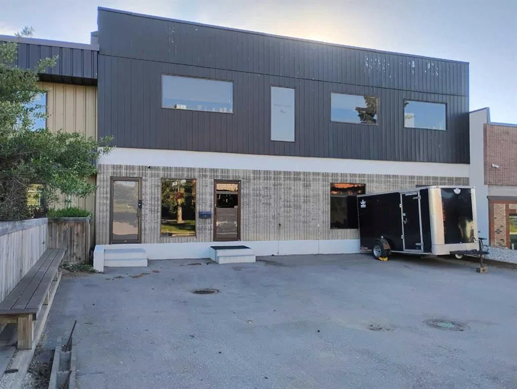 75 Skyline Crescent NE, Calgary — main listing photo