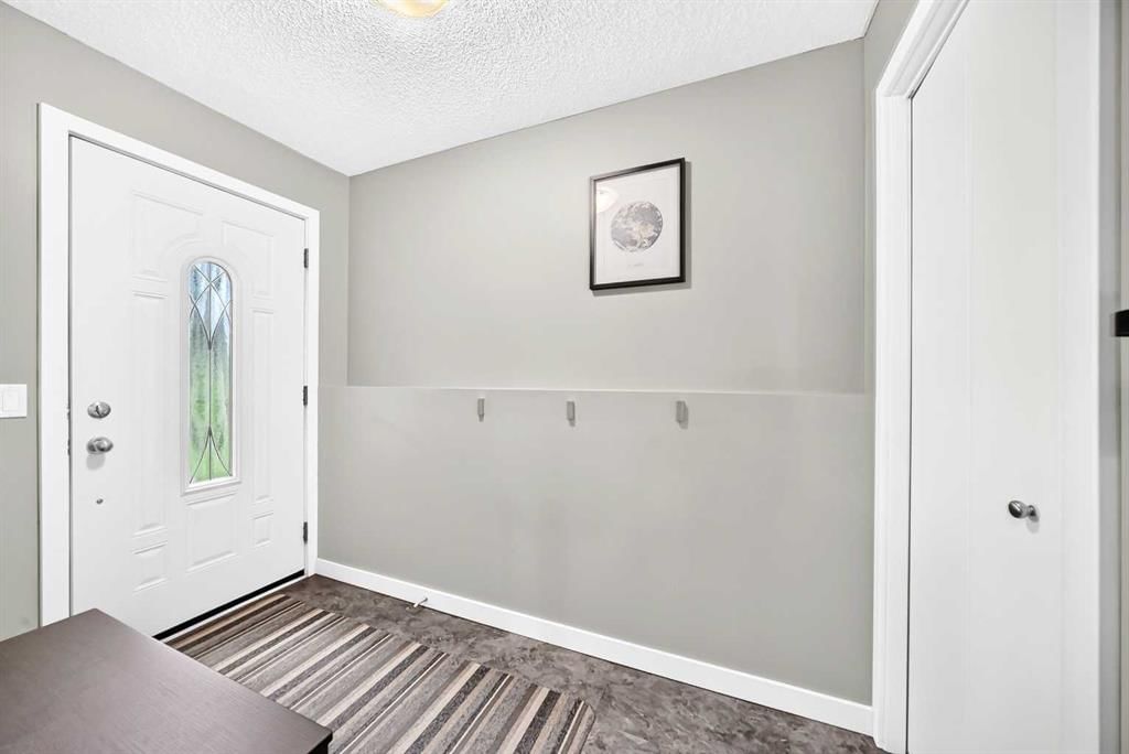 8004 Ranchview Drive NW, Calgary — photo 3 of 42