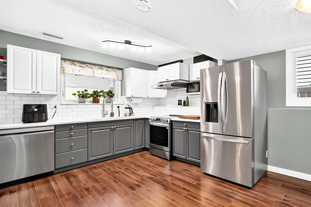 8004 Ranchview Drive NW, Calgary — photo 5 of 42